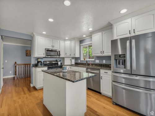 1834 200, Centerville, UT, 84014-1077 | Card Image