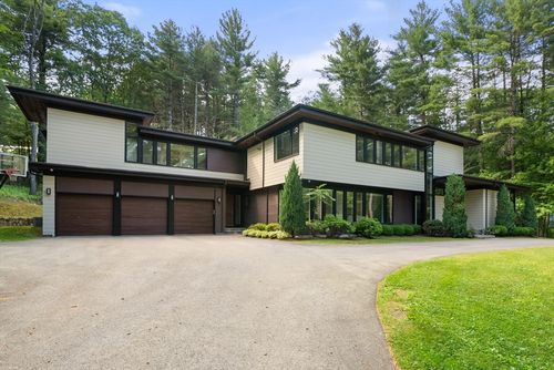 11 Winthrop Cir, Weston, MA, 02493-2137 | Card Image