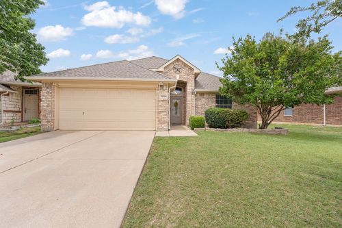 3205 Chesington Dr, Fort Worth, TX, 76137-6648 | Card Image