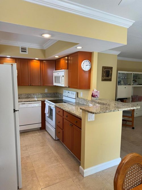 680 Saxony O, Delray Beach, FL, 33446-1047 | Card Image