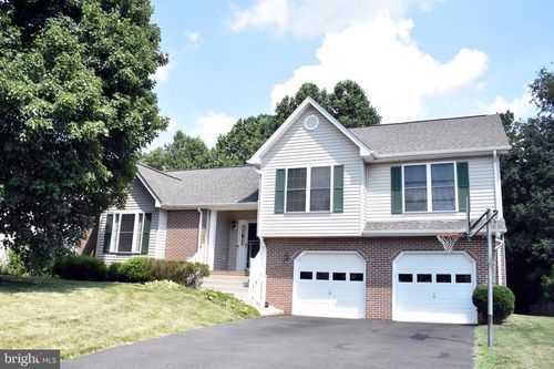 2011 Sierra Dr, FREDERICKSBURG, VA, 22405-2786 | Card Image
