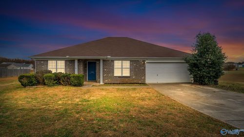 126 Bollweevil Ln, Toney, AL, 35773-9205 | Card Image