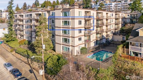 406-2253 Gilman Dr W, Seattle, WA, 98119-2408 | Card Image