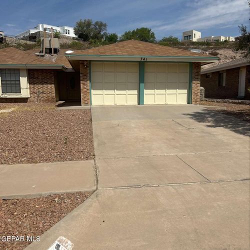 741 Villa Vanessa Dr, El Paso, TX, 79912-1529 | Card Image