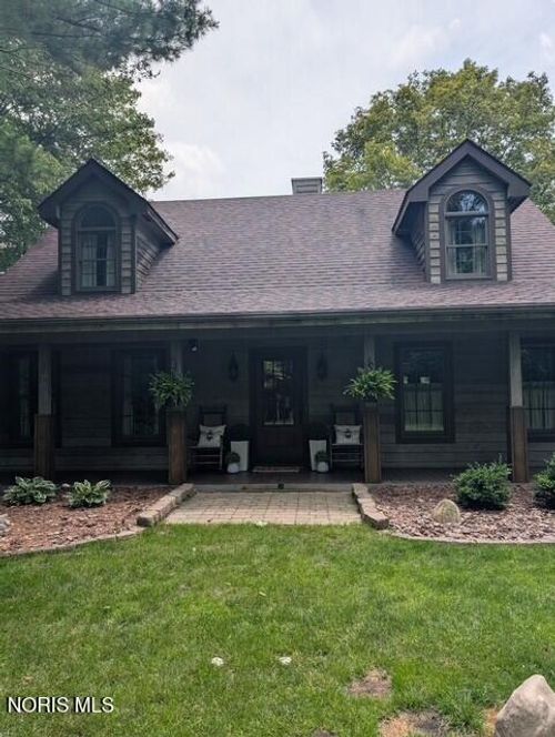 10325 Monclova Rd, Monclova, OH, 43542-9639 | Card Image