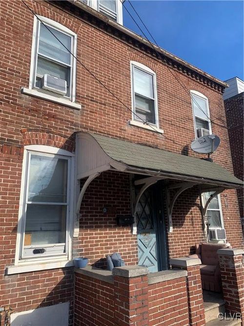 809 W Tilghman St, Allentown, PA, 18102-2339 | Card Image