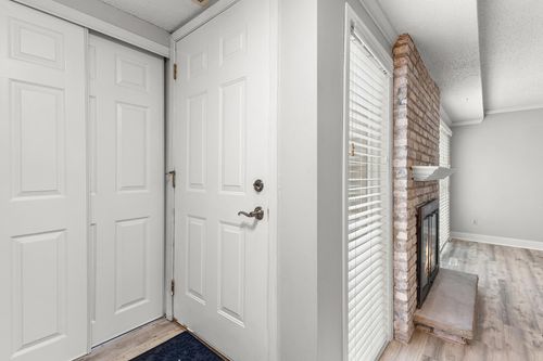 4521 Cedar Lake Rd S, Saint Louis Park, MN, 55416-3703 | Card Image