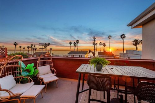 523 S Myers St, Oceanside, CA, 92054-2900 | Card Image