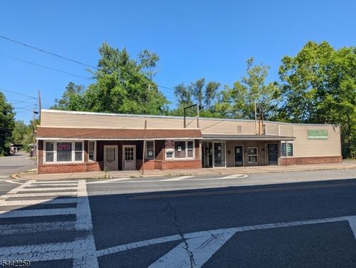 2 Greenwich St, Belvidere, NJ, 07823-1421 | Card Image