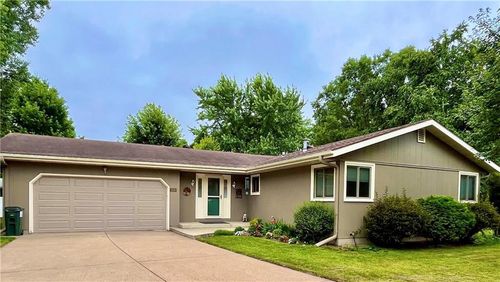 3526 Mayo St, Eau Claire, WI, 54701-7352 | Card Image