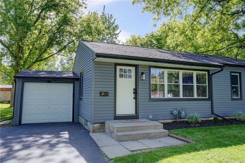 20 Meadow View Dr, Penfield, NY, 14526-2506 | Card Image