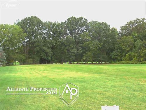 10415 Golfview Ct, Davison, MI, 48423-8638 | Card Image