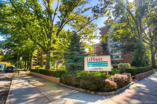 2c-162-30 Powells Cove Blvd, Beechhurst, NY, 11357-1427 | Card Image