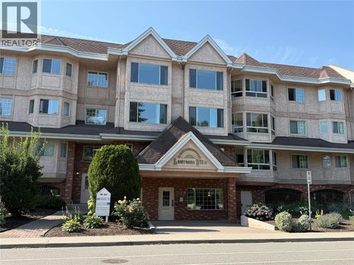 107-945 Lawrence Avenue, Kelowna, BC, V1Y6M3 | Card Image