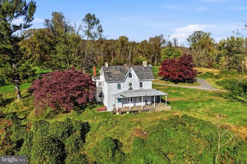 304 Valley Rd, WEST GROVE, PA, 19390-9440 | Card Image