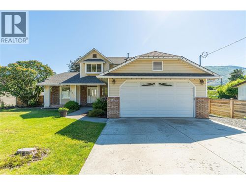 3225 Hargraves Pl, Kamloops, BC, V2B8H3 | Card Image
