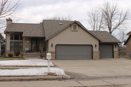 1518 Knollcrest Dr, Fort Dodge, IA, 50501-8035 | Card Image