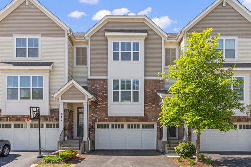 821 W Chase Ln, Palatine, IL, 60067-7304 | Card Image