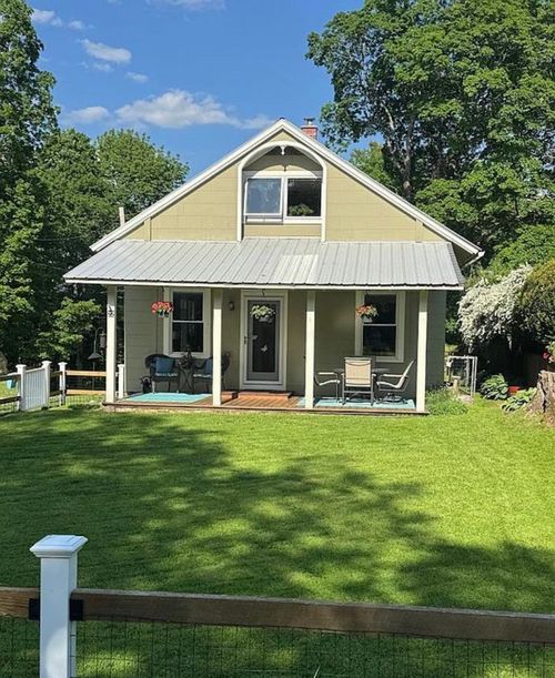 22 Gibbs St, Proctor, VT, 05765-1158 | Card Image