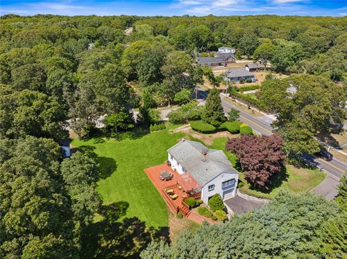9 Squiretown Rd, Hampton Bays, NY, 11946-2011 | Card Image
