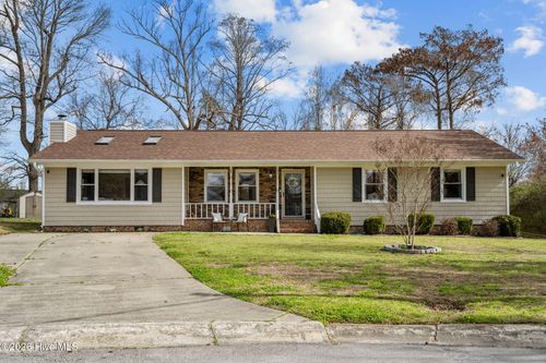 100 Estate Dr, Jacksonville, NC, 28540-5121 | Card Image