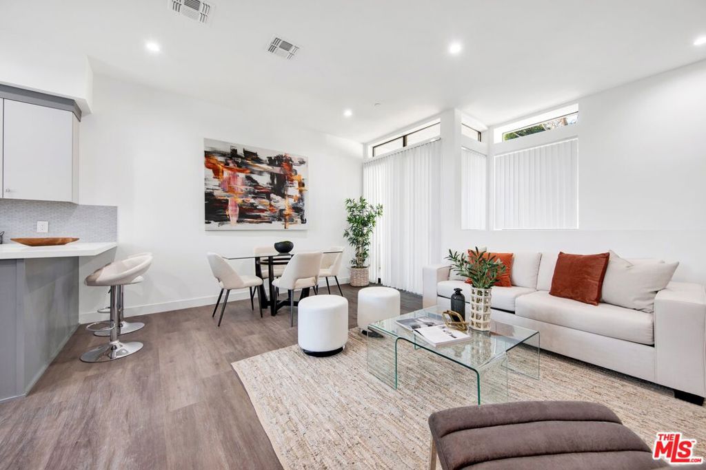 Residential Lease in Los Angeles 3