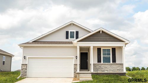 8351 S 176th Ave, Omaha, NE, 68136-2042 | Card Image