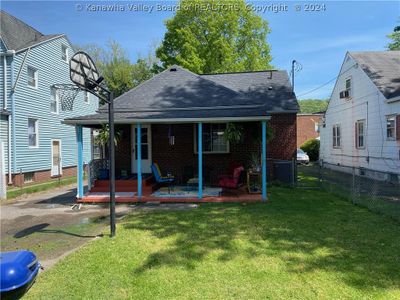 2923 Noyes Avenue, House other with 3 bedrooms, 1 bathrooms and null parking in Charleston WV | Image 2