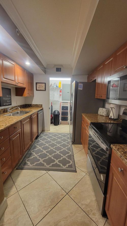 506-6917 Collins Ave, Miami Beach, FL, 33141-3263 | Card Image