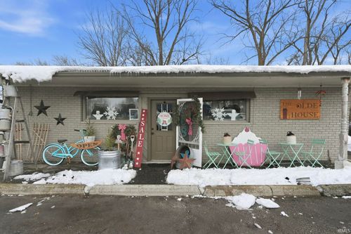 608 N Jefferson St, Silver Lake, IN, 46982-8976 | Card Image