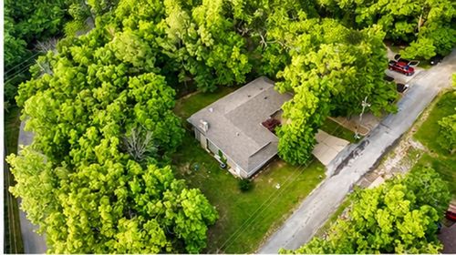 86 Cherokee Rd, Cherokee Village, AR, 72529-2902 | Card Image