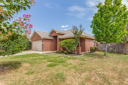 417 Brookhollow Ln, Saginaw, TX, 76131-3142 | Card Image