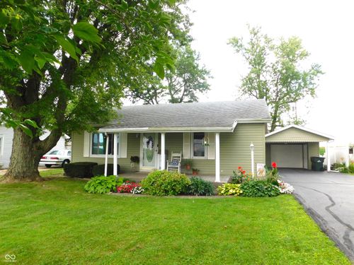 907 Park Rd, Greensburg, IN, 47240-1964 | Card Image