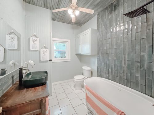 408 S Throckmorton Ave, Kerens, TX, 75144-3426 | Card Image