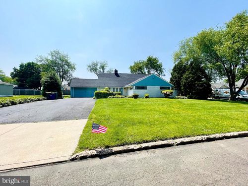 51 Seckelpear Rd, LEVITTOWN, PA, 19056-1703 | Card Image