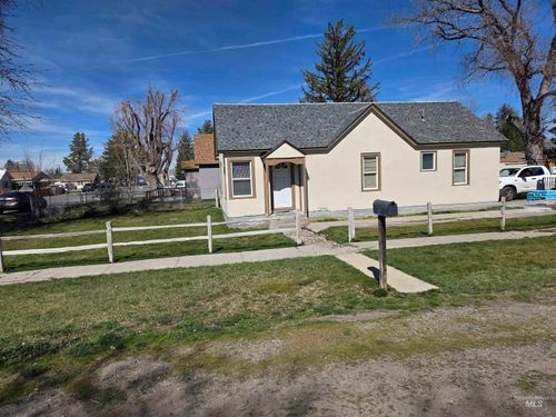 506 5th Ave E, Gooding, ID, 83330-1406 | Card Image