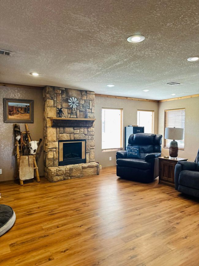 403 Osage Ave, House other with 3 bedrooms, 2 bathrooms and null parking in Post TX | Image 9