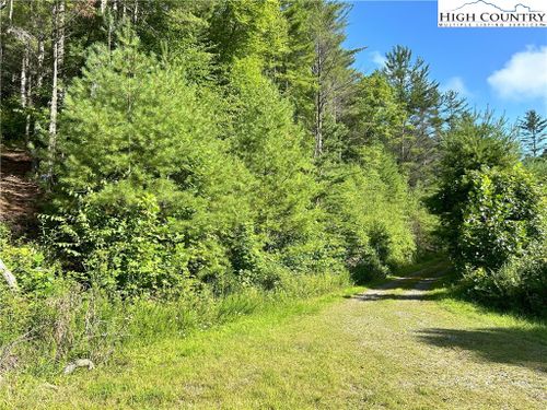 11 Fernwood Lane, Piney Creek, NC, 28663 | Card Image