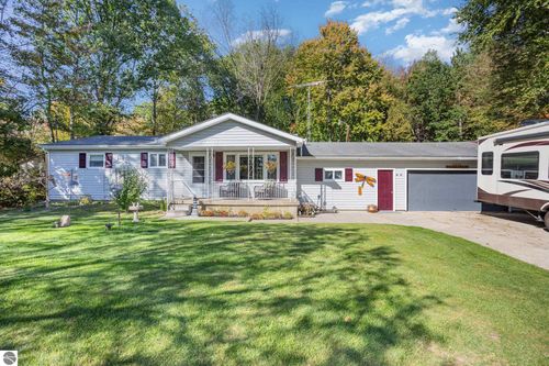 3430 N Branch Dr, Beaverton, MI, 48612-8134 | Card Image