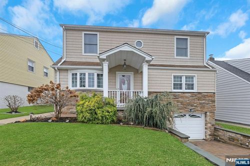 25 Veterans Pl, North Arlington, NJ, 07031-5121 | Card Image