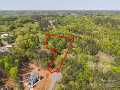 7935 Eric Crane Dr, Catawba, NC, 28609-9101 | Card Image