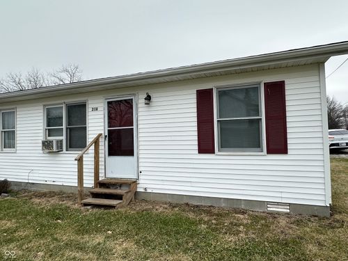 216 E Bennett St, Westport, IN, 47283-9192 | Card Image