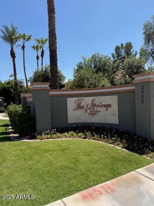 1017-2929 W Yorkshire Dr, Phoenix, AZ, 85027-3949 | Card Image