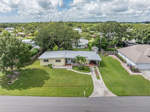 443 21st Pl Se, Vero Beach, FL, 32962-8304 | Card Image