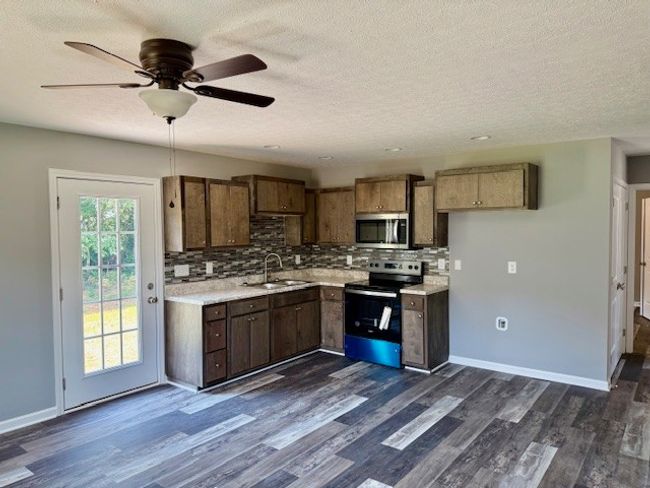 146 Hesselly Rd, House other with 3 bedrooms, 2 bathrooms and 2 parking in Decherd TN | Image 4
