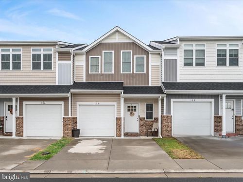 104 Stella Ct, STEPHENS CITY, VA, 22655-4085 | Card Image