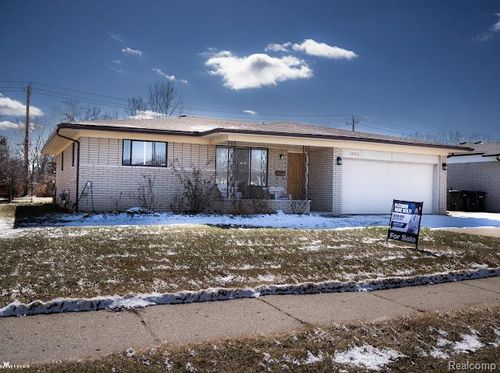 3650 Veronica Dr, Sterling Heights, MI, 48310-4416 | Card Image