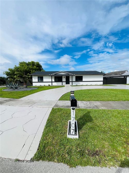 1707 S Curlew Ln, Homestead, FL, 33035-1058 | Card Image