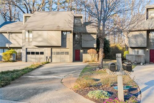 1064 Creatwood Cir Se, Smyrna, GA, 30080-8211 | Card Image