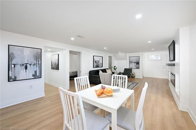 812 10 Th Ave, House other with 5 bedrooms, 2 bathrooms and 5 parking in Hamilton ON | Image 37